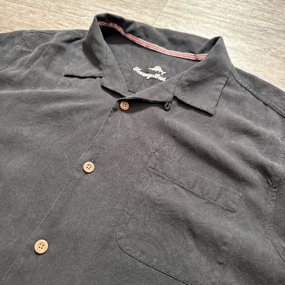 Tommy Bahama Shirt Mens XL Black Silk Short Sleeve Aloha Hawaiian Button Camp